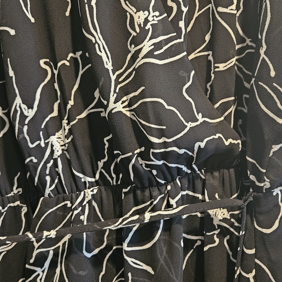 Maurices Bare Ruffle Trim Wrap Dress Size Large Black and White - Picture 5 of 7